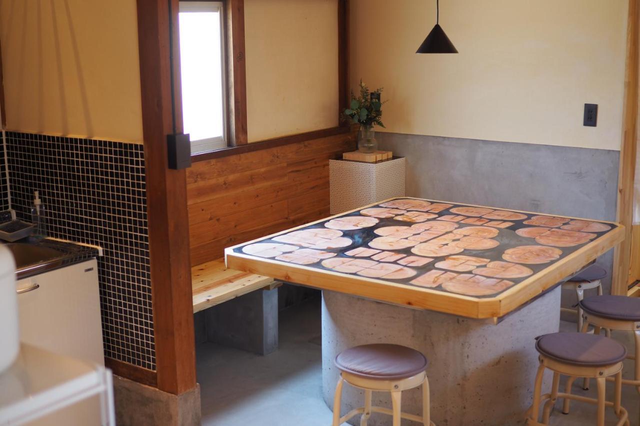 岡邸 Apartment Tonosho  Exterior photo